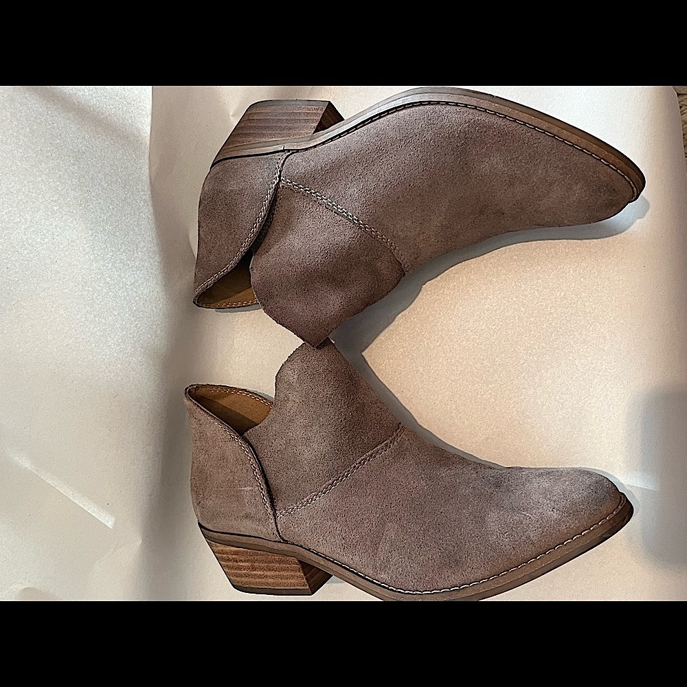Lucky Brand  suede Ankle Booties size 7M